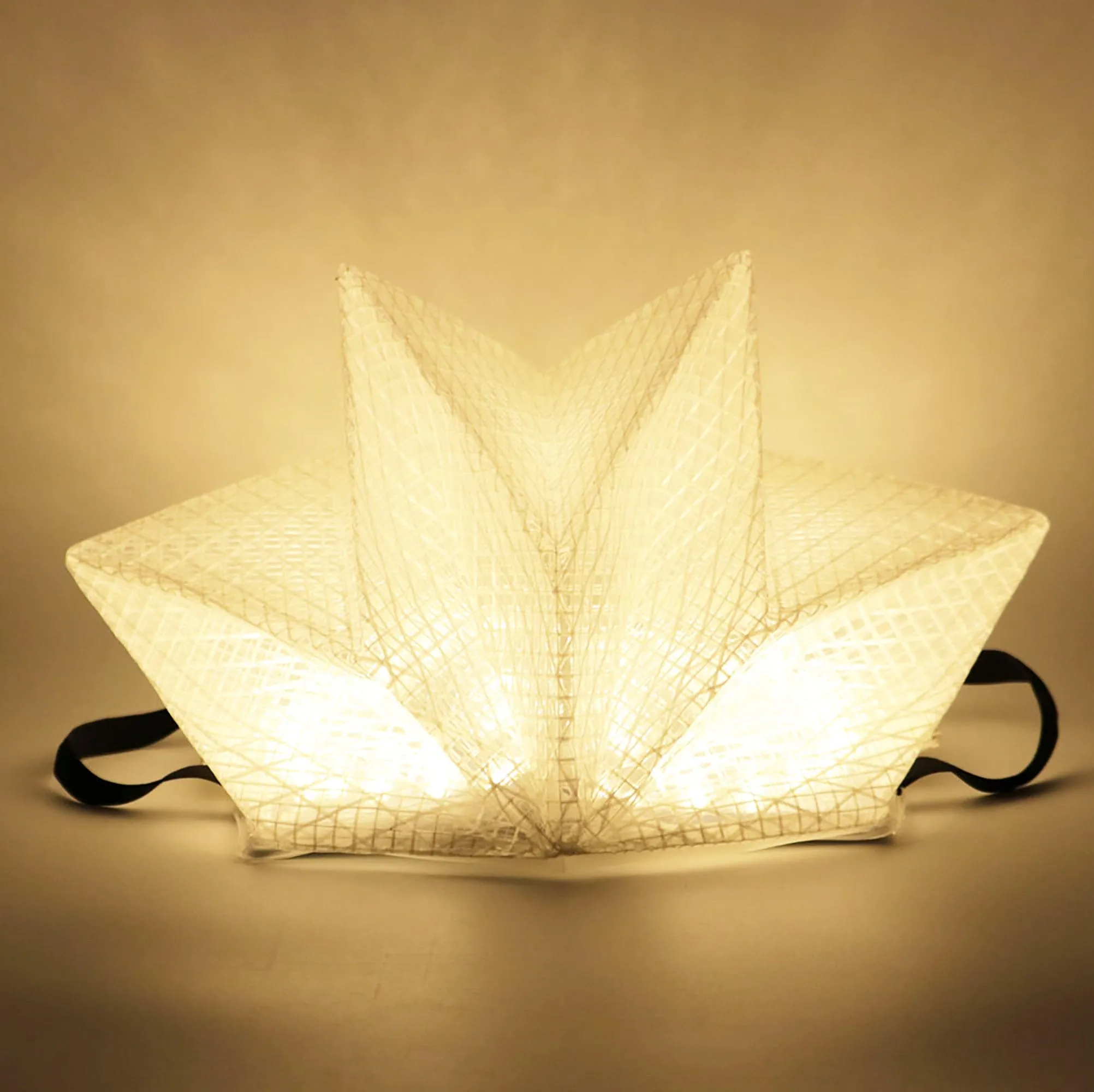Solar-Powered Light   Power Bank: Solar QWNN